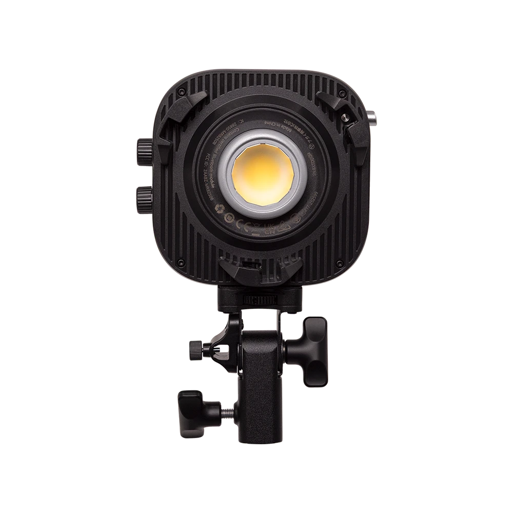 amaran Halo 100x de face avec adaptateur inclinable, sans pied ni softbox